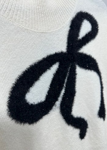 Nakış Detaylı Beyaz Tunik Kazak - Görsel 3