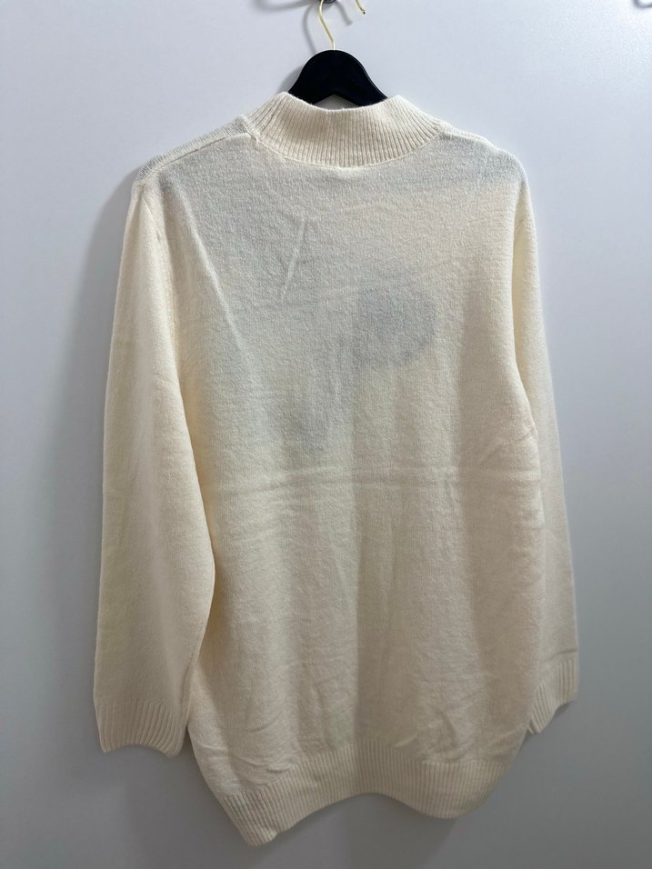 Nakış Detaylı Beyaz Tunik Kazak - Görsel 2