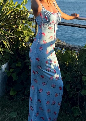 Mavi Çiçek Desenli Uzun Kadın Elbise - Görsel 2