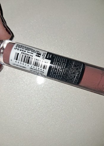 Brooklyn Sıvı Ruj Bej Tonlarında - Görsel 2