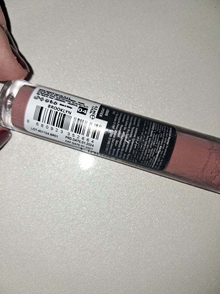 Brooklyn Sıvı Ruj Bej Tonlarında - Görsel 2