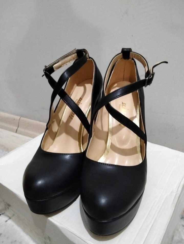 Klasik Siyah Platform Topuklu Kadın Ayakkabı - Görsel 2