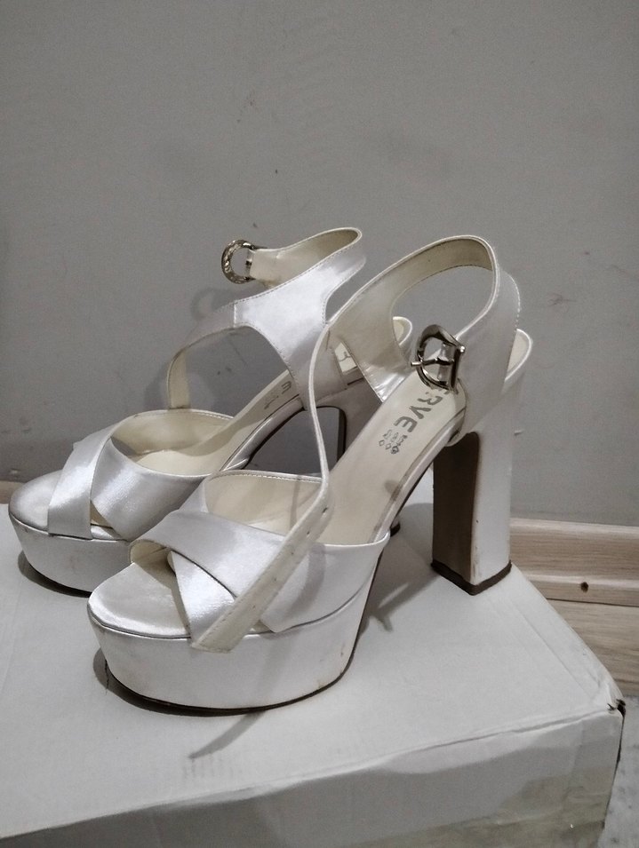 Beyaz Parlak Platform Topuklu Kadın Ayakkabı - Görsel 2
