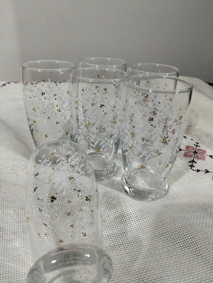 Beyaz yaprak desenli cam bardak seti - Görsel 3