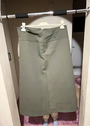 Kemer Detaylı Midi Haki Kadın Etek - Görsel 2