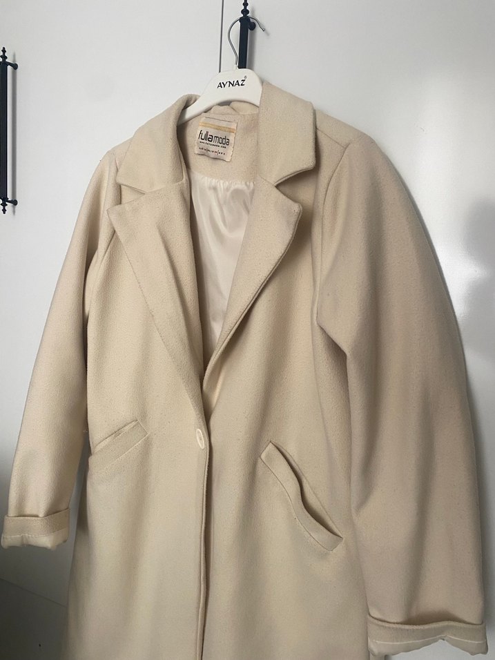 Bej Düğmeli Uzun Kadın Kaban - Görsel 2