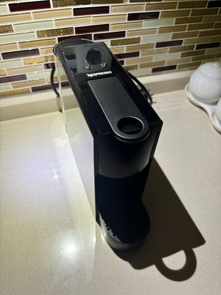 Nespresso Essenza C30 Siyah Kahve Makinesi - Görsel 3