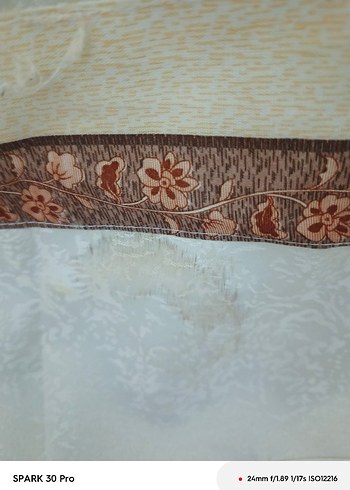 İşlemeli Beyaz Parlak Masa Örtüsü - Görsel 2