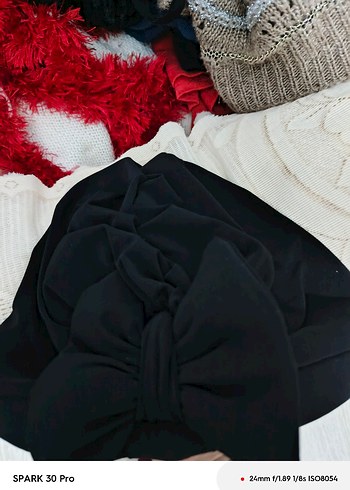 Siyah Fiyonklu Bone - Görsel 2