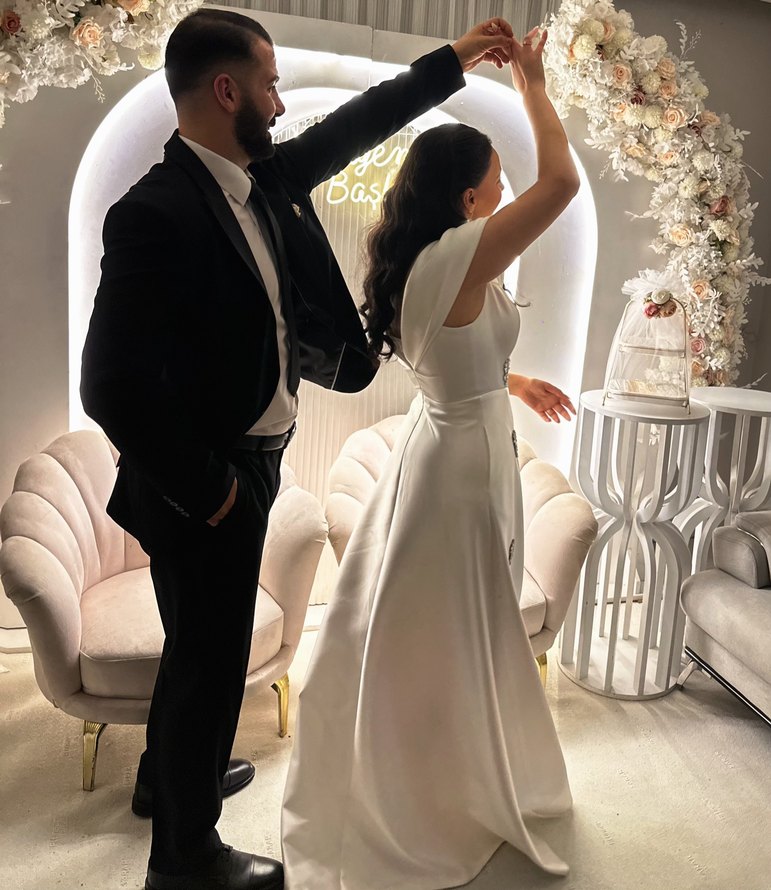 Beyaz Drapeli Straplez Uzun Abiye - Görsel 3