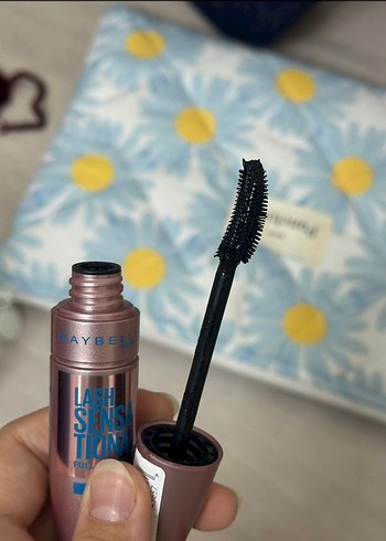 Maybelline Suya Dayanıklı Siyah Maskara - Görsel 3