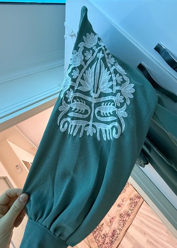 Nakış Detaylı Yeşil Uzun Kollu Elbise - Görsel 3