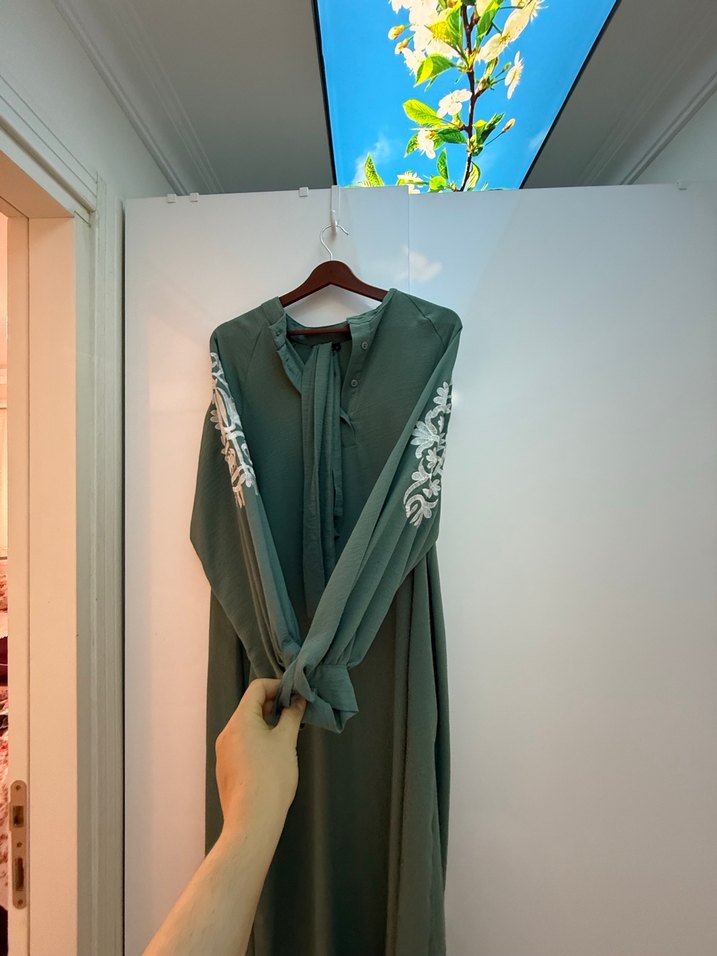 Nakış Detaylı Yeşil Uzun Kollu Elbise - Görsel 4