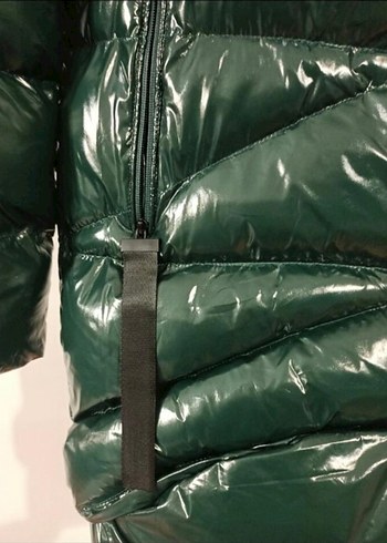 Kürk Detaylı Uzun Parlak Yeşil Kadın Kışlık Mont - Görsel 3