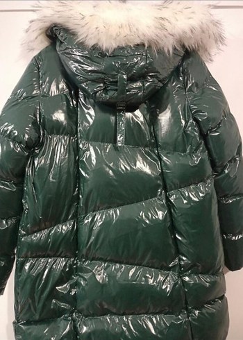 Kürk Detaylı Uzun Parlak Yeşil Kadın Kışlık Mont - Görsel 7