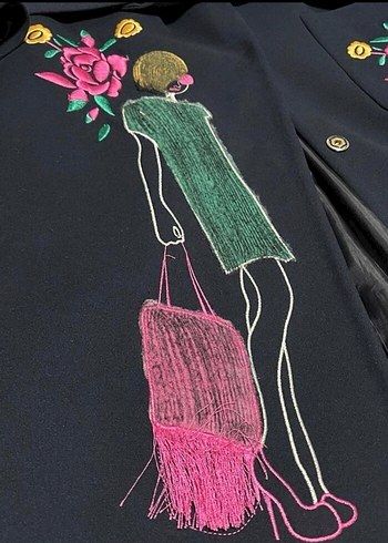 Çiçek Nakışlı Uzun Kadın kaşe kaban - Görsel 3