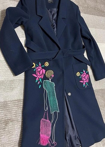 Çiçek Nakışlı Uzun Kadın kaşe kaban - Görsel 2