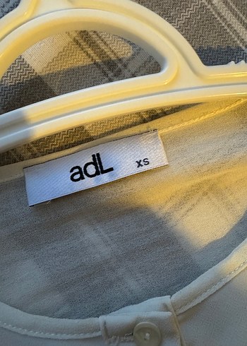 Düğmeli Beyaz Kadın tül Gömlek - Görsel 4