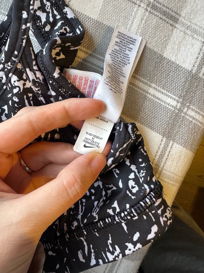 Siyah Baskılı Spor Sütyeni - Görsel 3