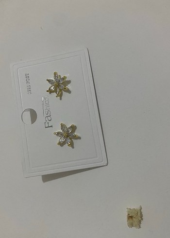 Altın Renk Mini Payetli Küpe - Görsel 2