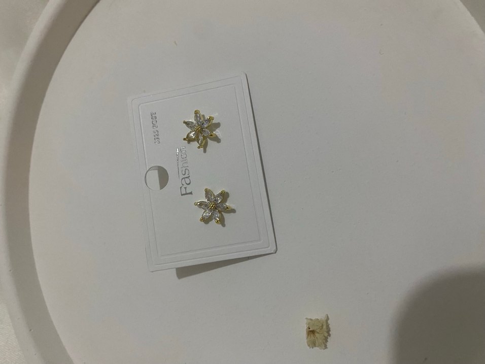 Altın Renk Mini Payetli Küpe - Görsel 2