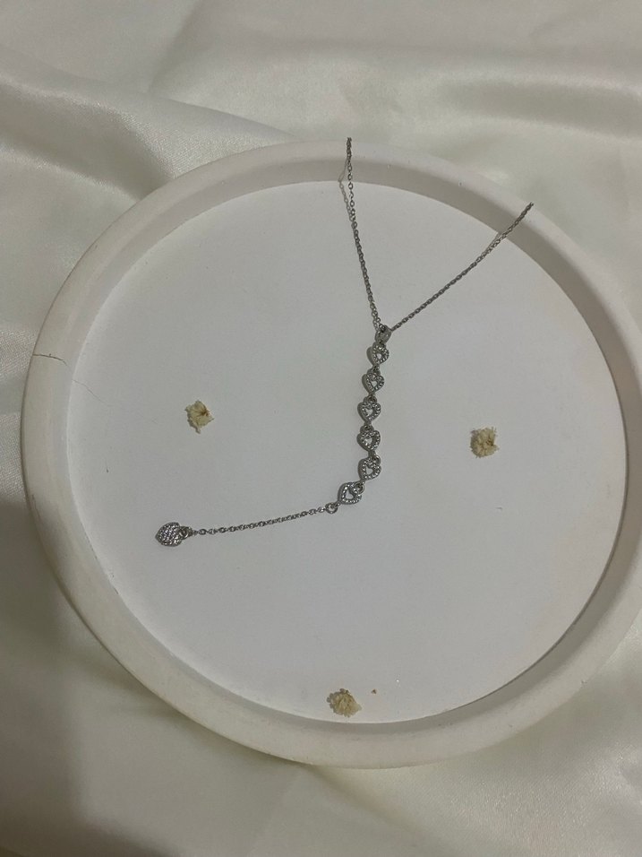 Kalpli Çelik Y kolye - Görsel 3