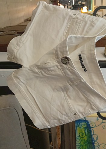 Düğmeli Beyaz Hamile Mini Şort - Görsel 2