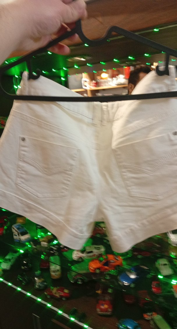 Düğmeli Beyaz Hamile Mini Şort - Görsel 3