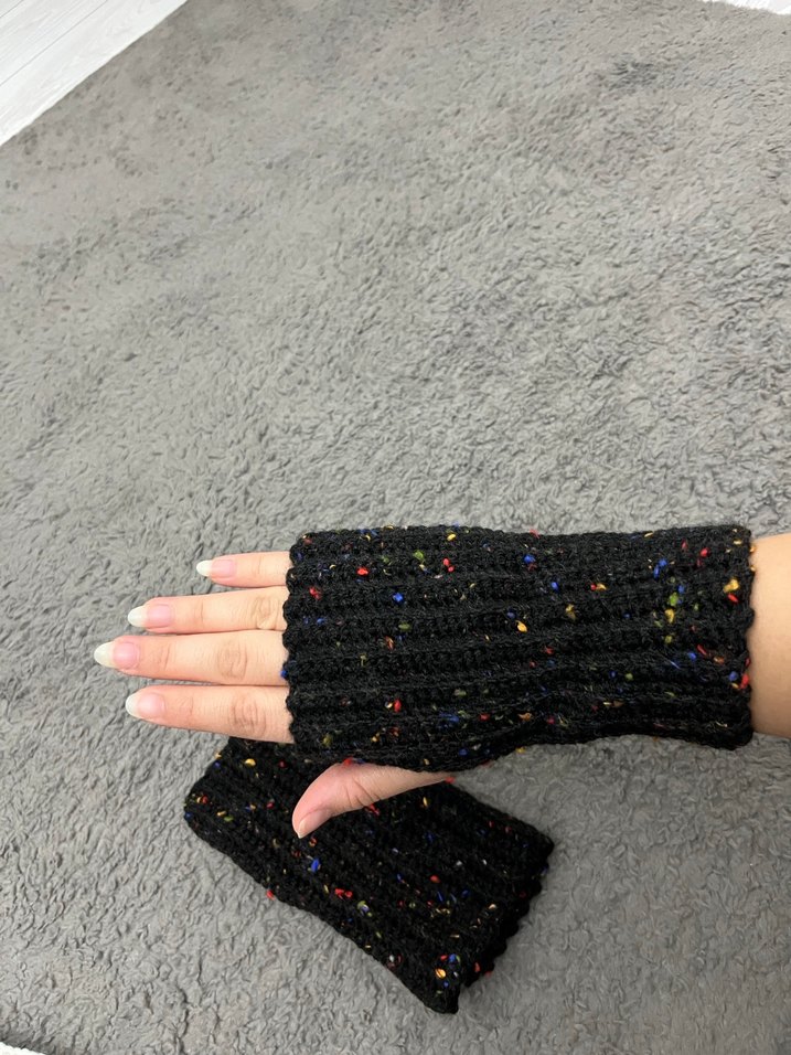 Renkli Noktalı Gri Örgü Kadın Eldiveni - Görsel 2