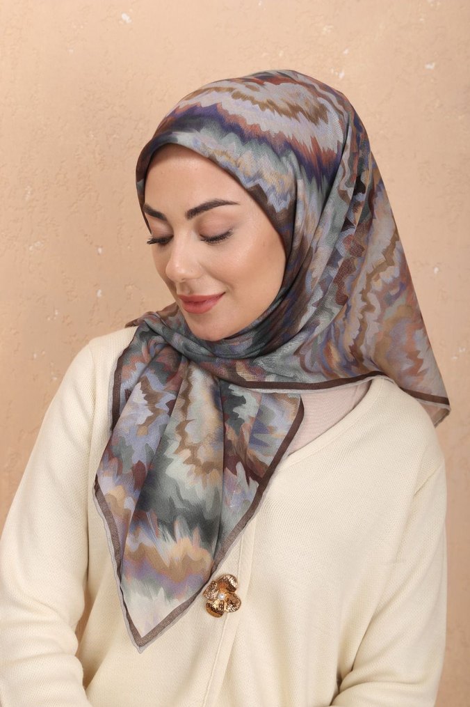 Renkli Dalgalı Kadın esarp - Görsel 3