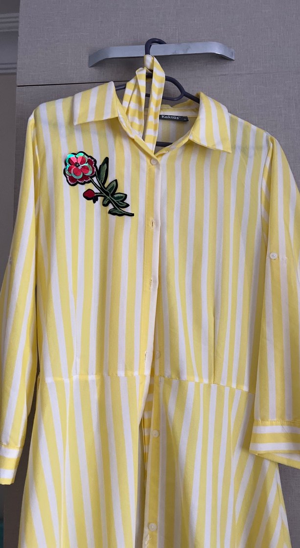 Sarı Nakışlı Uzun Kadın Elbise - Görsel 2