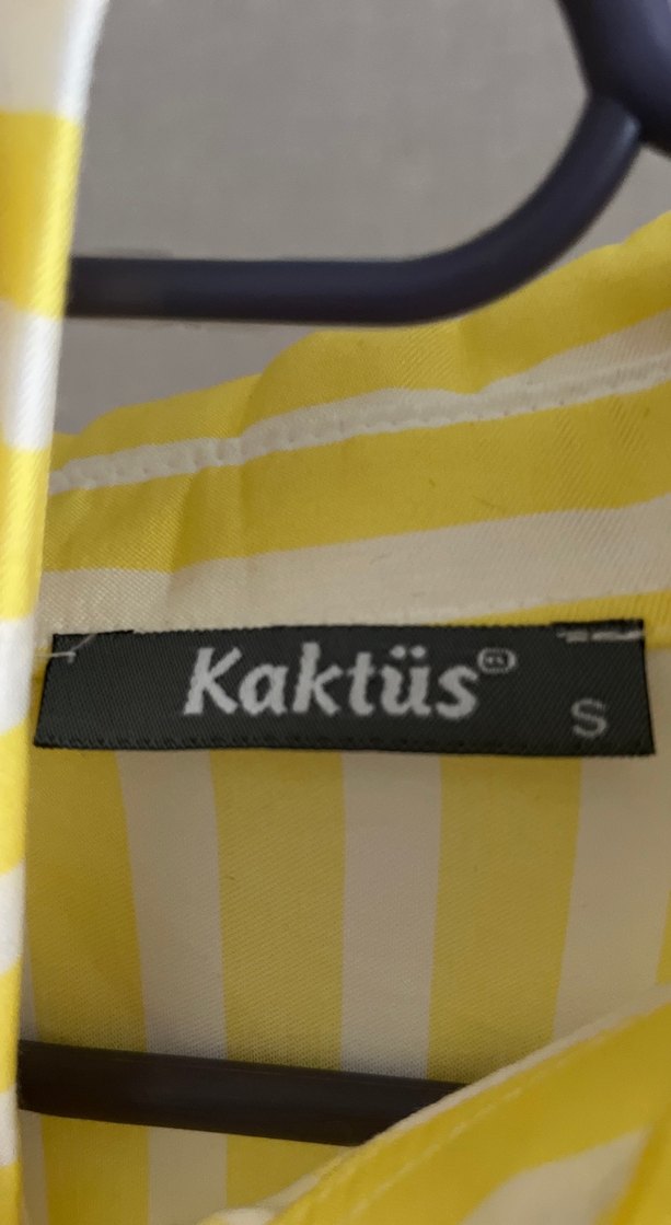 Sarı Nakışlı Uzun Kadın Elbise - Görsel 3