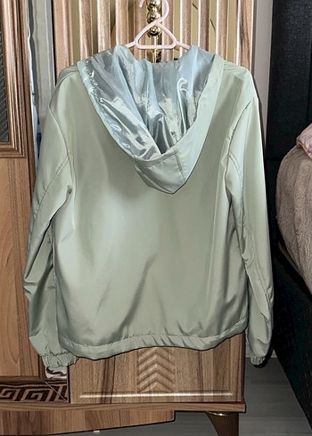 Su Yeşili Yağmurluk Mont - Görsel 2