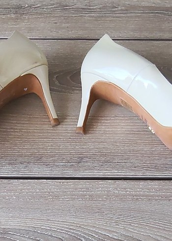 Kemal Tanca Krem Rengi Stiletto Topuklu Kadın Ayakkabı - Görsel 4