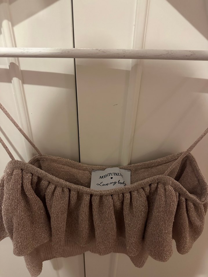 Kum rengi sim detaylı askılı şık bluz/Love My Body - Görsel 2
