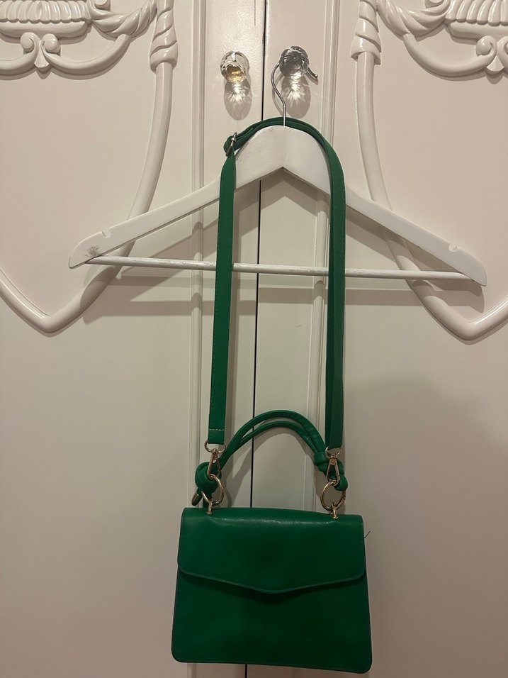 Zincir Detaylı Yeşil Deri Kadın Çanta - Görsel 3