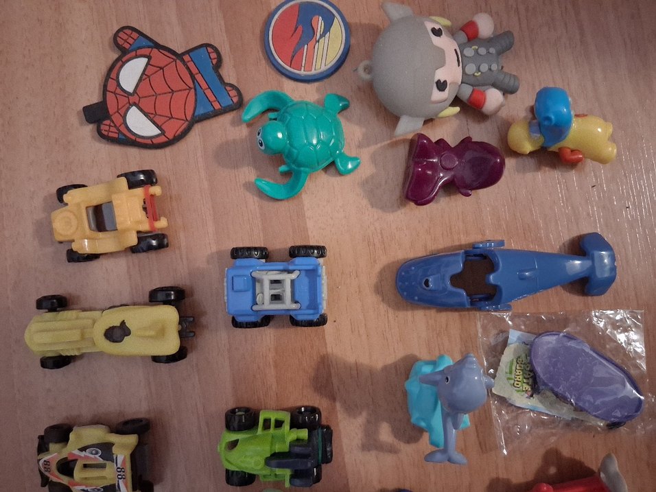 Kinder süpriz araba kunfu panda oyuncaklar renkli Karışık - Görsel 4