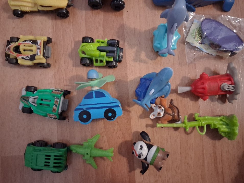 Kinder süpriz araba kunfu panda oyuncaklar renkli Karışık - Görsel 5