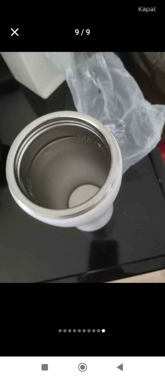 Beyaz Termos Şişe Siyah Kapaklı - Görsel 5