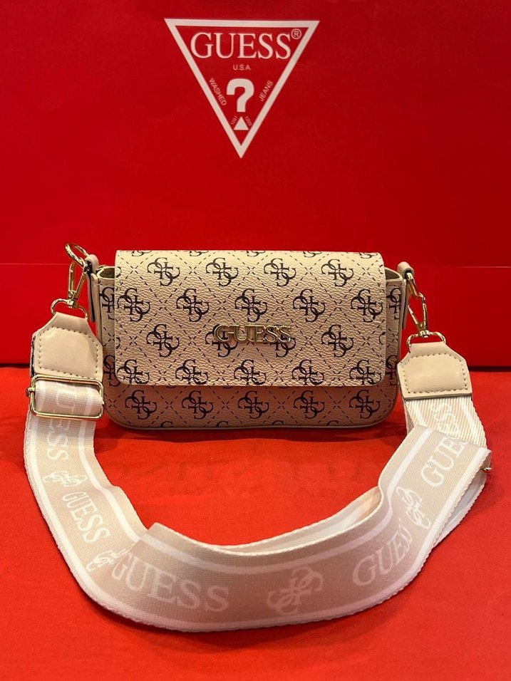 Guess Dorika çanta - Görsel 4