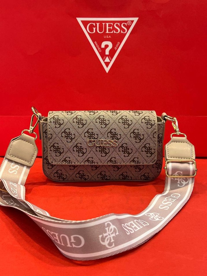 Guess Dorika çanta - Görsel 5