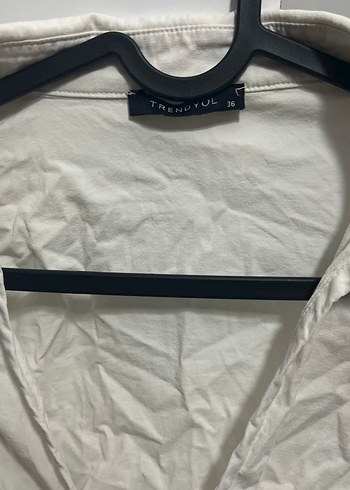 Düğmeli Beyaz Kadın Gömlek - Görsel 3