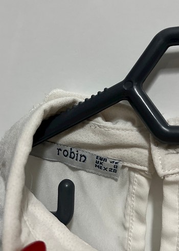 Piliseli Detaylı Beyaz Uzun Kollu Kadın Gömlek - Görsel 2