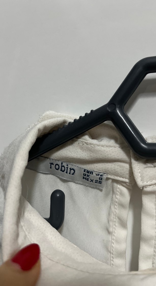 Piliseli Detaylı Beyaz Uzun Kollu Kadın Gömlek - Görsel 2