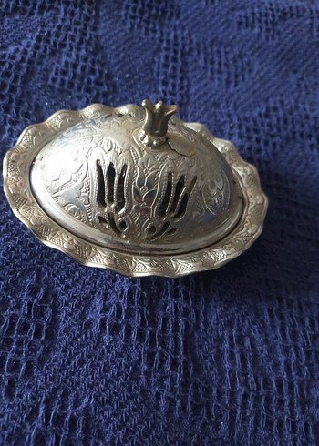 İşlemeli Parlak Gümüş Kapaklı Tabak - Görsel 2