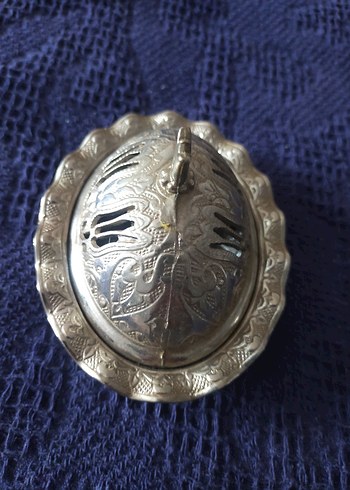 İşlemeli Parlak Gümüş Kapaklı Tabak - Görsel 3