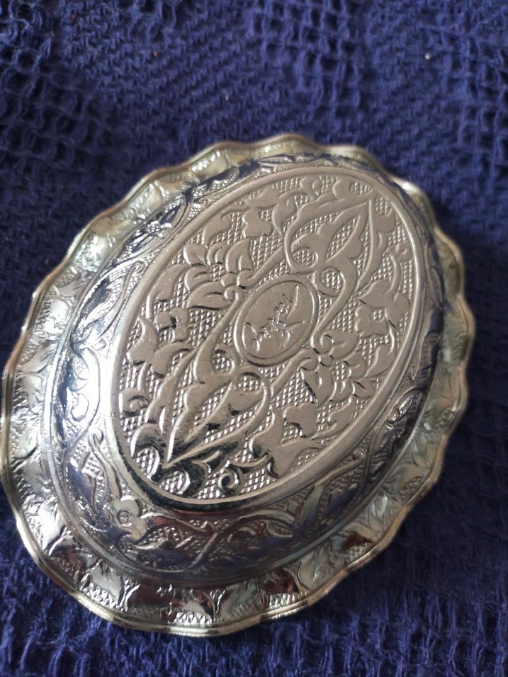 İşlemeli Parlak Gümüş Kapaklı Tabak - Görsel 5