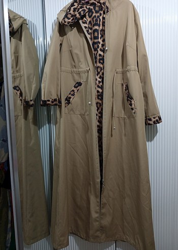 Leopar Detaylı Bej Kadın Uzun Yağmurluk - Görsel 2