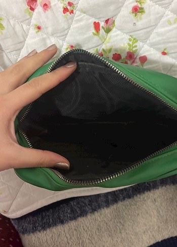 Yeşil Deri Yırtmaçlı Kadın Çanta - Görsel 2