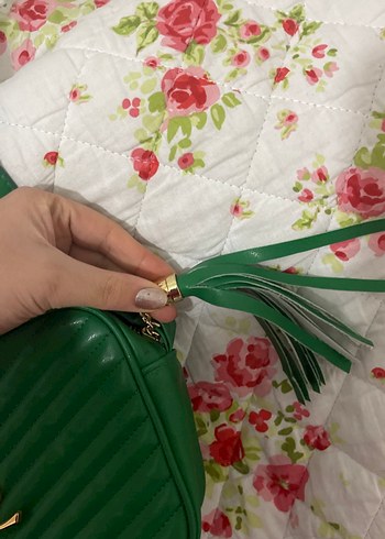 Yeşil Deri Yırtmaçlı Kadın Çanta - Görsel 3